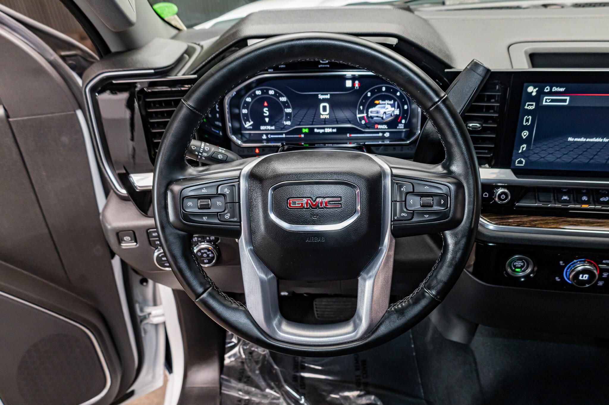 Used 2023 GMC Sierra 1500 Elevation w/ X31 Off-Road Package AWD/4WD image 18