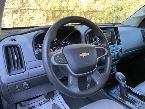 Used 2022 Chevrolet Colorado W/T w/ Custom Special Edition image 17