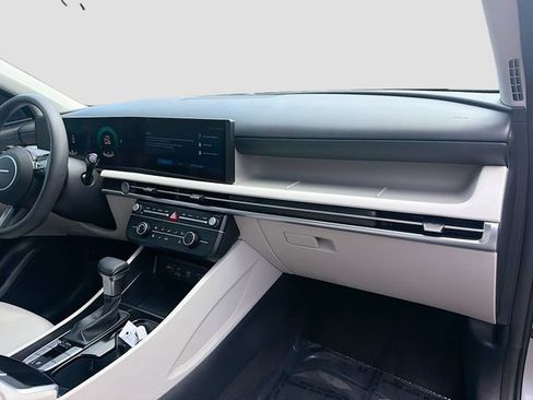 Used 2025 Hyundai Tucson SE FWD image 27