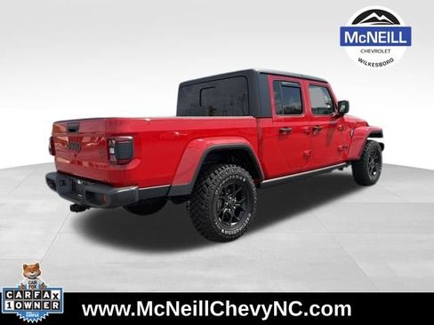 Used 2024 Jeep Gladiator Sport AWD/4WD image 7
