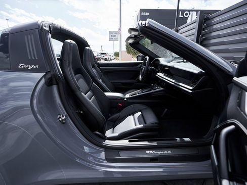 Used 2024 Porsche 911 Targa 4S w/ Premium Package image 23