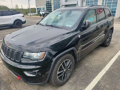 Used 2018 Jeep Grand Cherokee Trailhawk image 2