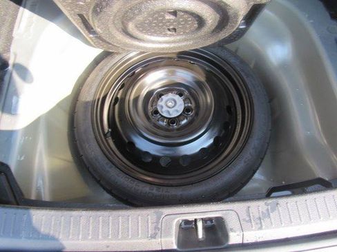 Used 2022 Toyota Corolla LE FWD image 38