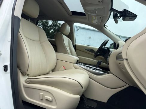 Used 2019 INFINITI QX60 Luxe w/ Essential Package AWD/4WD image 16