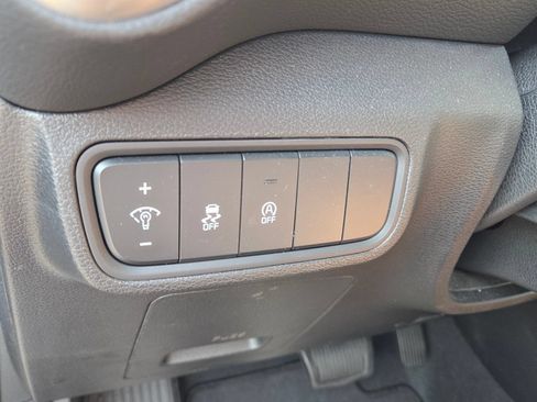 Used 2025 Kia Soul LX w/ LX Technology Package FWD image 27