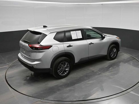 Used 2025 Nissan Rogue S AWD/4WD image 30