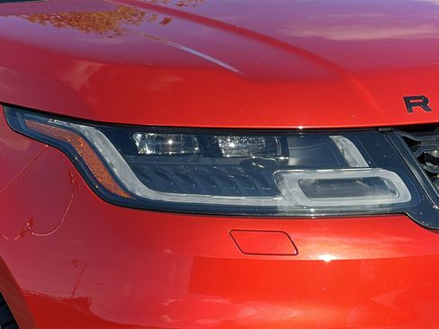 Used 2021 Land Rover Range Rover Sport HST image 4