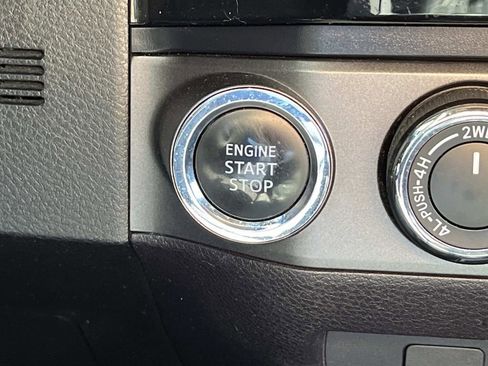 Used 2018 Toyota Tacoma TRD Sport image 32