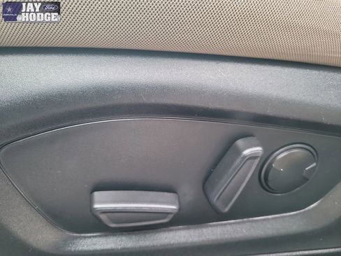 Certified 2022 Ford Explorer XLT image 15