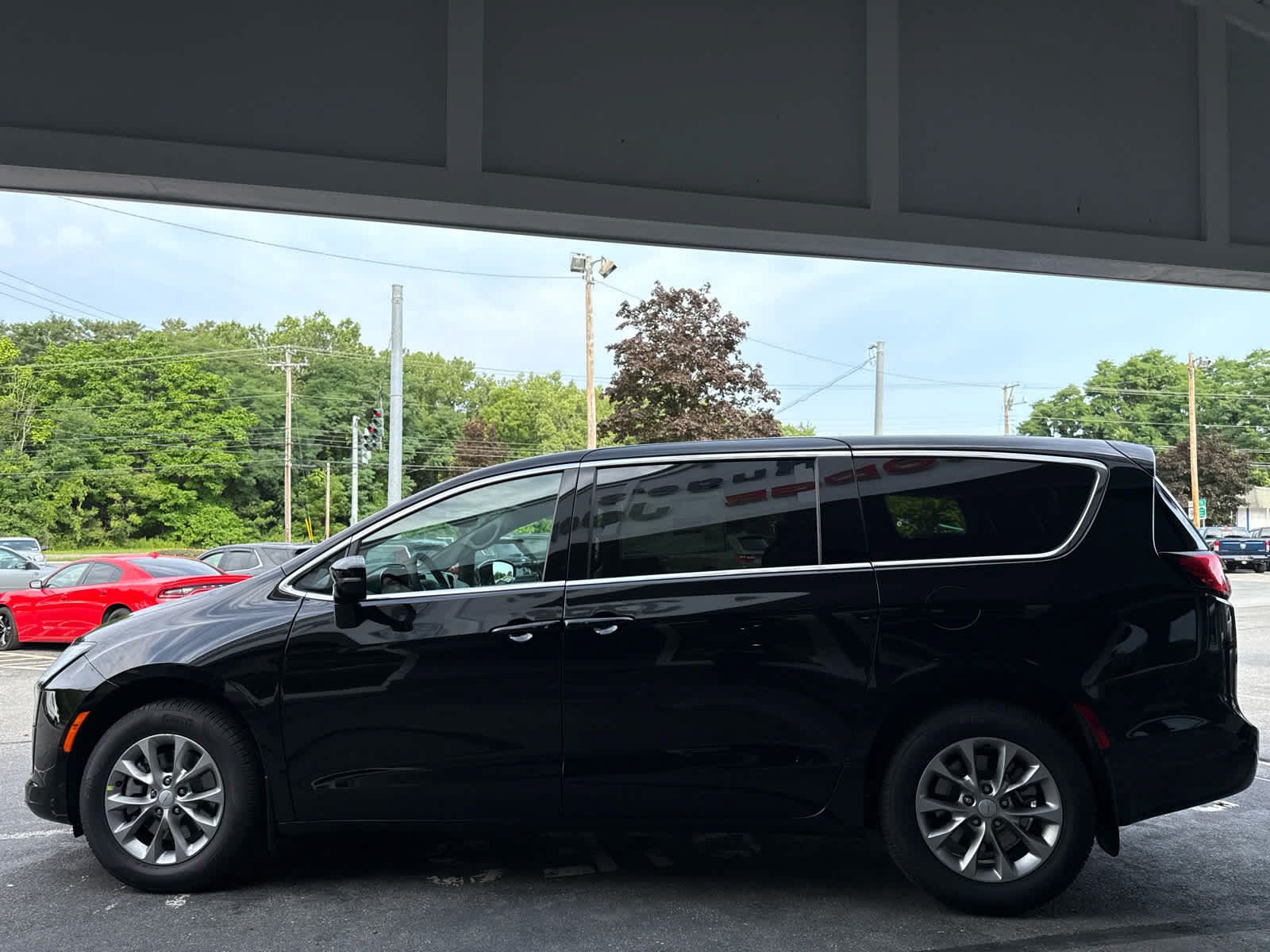 New 2027 Chrysler Pacifica Select AWD/4WD image 5