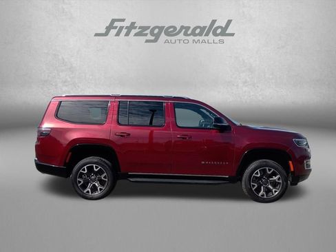 Used 2024 Jeep Wagoneer Series III AWD/4WD image 4