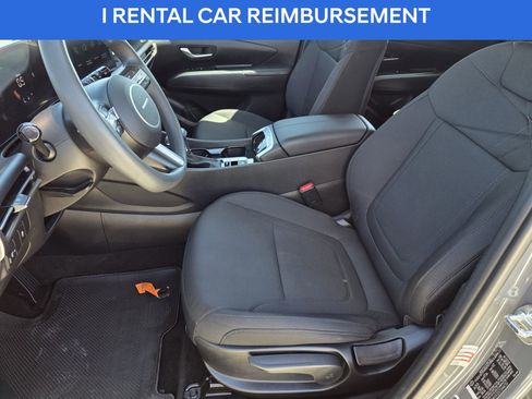 Used 2025 Hyundai Tucson SE image 12