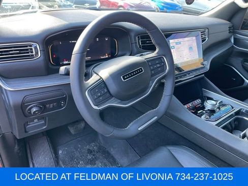 Used 2024 Jeep Wagoneer L Series III w/ Premium Group I image 7