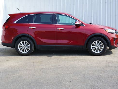 Used 2019 Kia Sorento FWD image 2