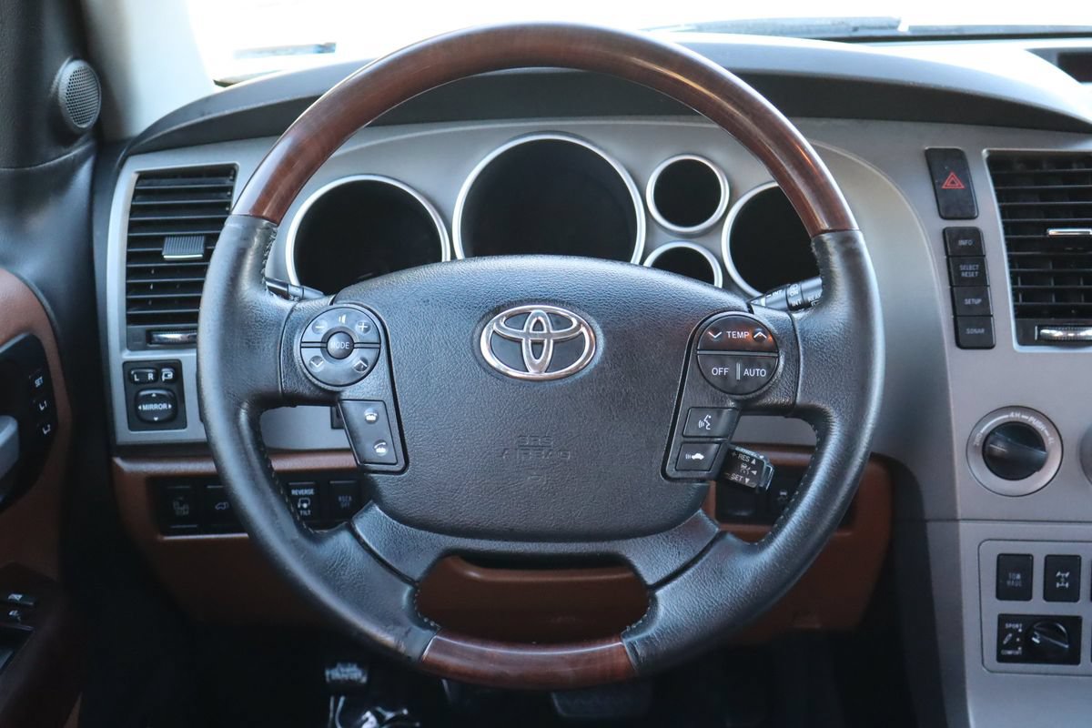 Used 2013 Toyota Sequoia Platinum AWD/4WD image 18