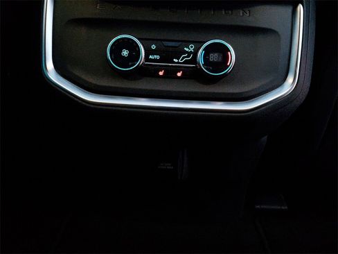 New 2025 Ford Expedition Platinum w/ Stealth Performance Package image 20