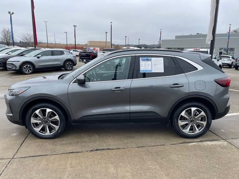 Used 2025 Ford Escape Platinum AWD/4WD image 9
