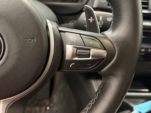 Used 2017 BMW M3 RWD image 19