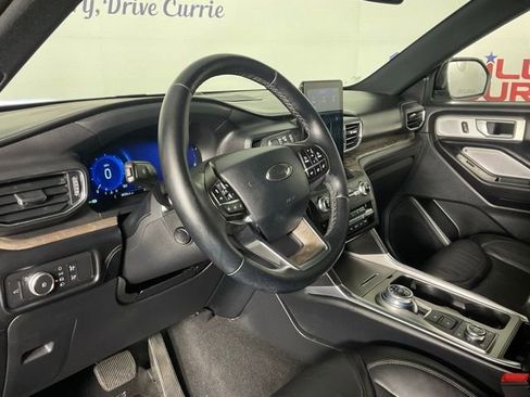 Certified 2020 Ford Explorer Platinum w/ Premium Technology Package image 12