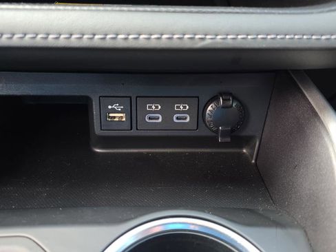 Used 2023 Toyota Highlander XLE image 28