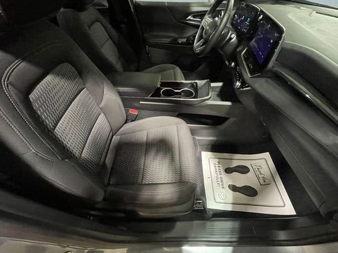 Used 2025 Chevrolet Equinox LT FWD image 23