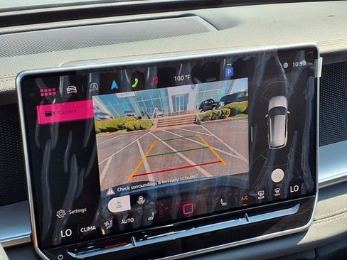 New 2025 Volkswagen Tiguan SE FWD image 16
