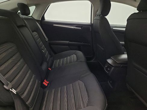 Used 2016 Ford Fusion SE image 19