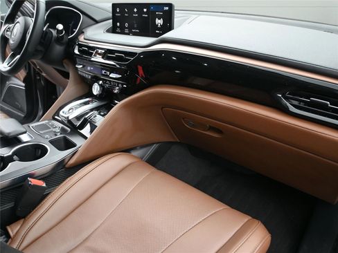 Certified 2024 Acura MDX SH-AWD w/ Technology Package image 17