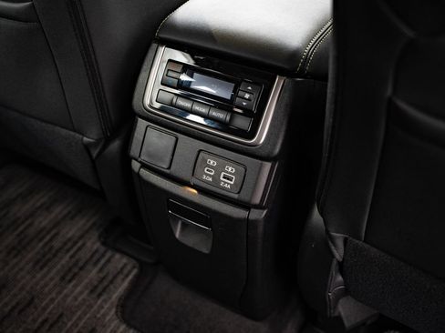 Used 2025 Subaru Ascent Onyx Edition AWD/4WD image 35