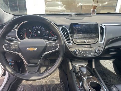 Used 2022 Chevrolet Malibu Premier w/ LPO, Floor Liner Package FWD image 10