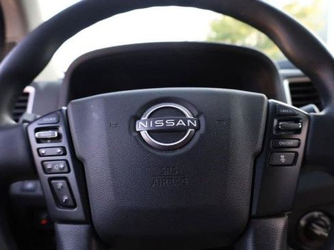 Used 2022 Nissan Frontier SV w/ Technology Package AWD/4WD image 9