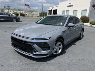 Used 2025 Hyundai Sonata SE image 1