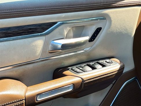 Used 2019 RAM 1500 Laramie image 17