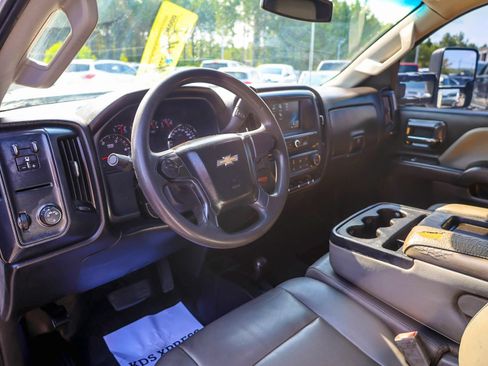 Used 2018 Chevrolet Silverado 3500 W/T w/ WT Convenience Package AWD/4WD image 7
