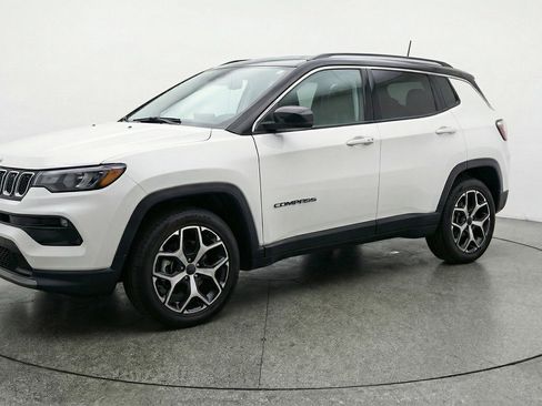 Used 2025 Jeep Compass Limited image 3