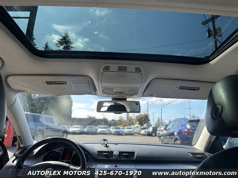 Used 2008 Volkswagen Passat VR6 FWD image 11