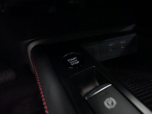 Certified 2025 Nissan Kicks SR image 30