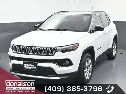 Used 2025 Jeep Compass Limited AWD/4WD image 5