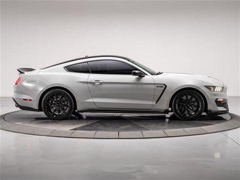 Used 2017 Ford Mustang Shelby GT350 image 6