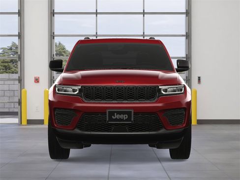 New 2025 Jeep Grand Cherokee Altitude image 9