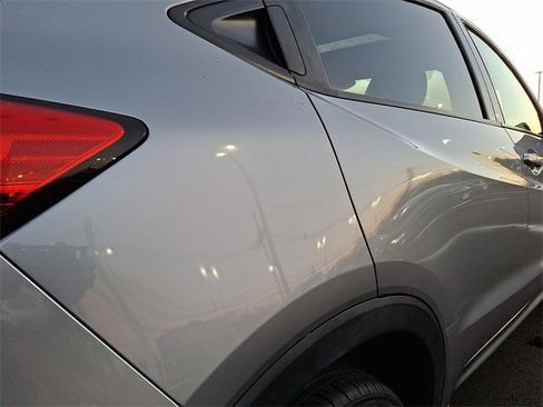 Used 2017 Honda HR-V EX image 8