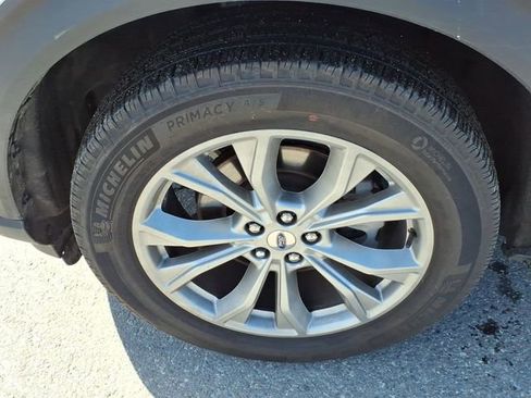 Used 2023 Ford Explorer XLT w/ Equipment Group 202A image 9