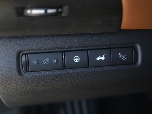 New 2026 Nissan Pathfinder Platinum image 9