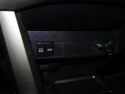 Used 2014 Toyota RAV4 XLE FWD image 15