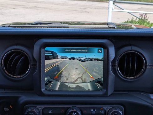 Used 2023 Jeep Gladiator Overland AWD/4WD image 33