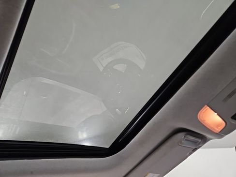 Used 2019 Toyota Prius XLE w/ Premium Convenience Package image 20