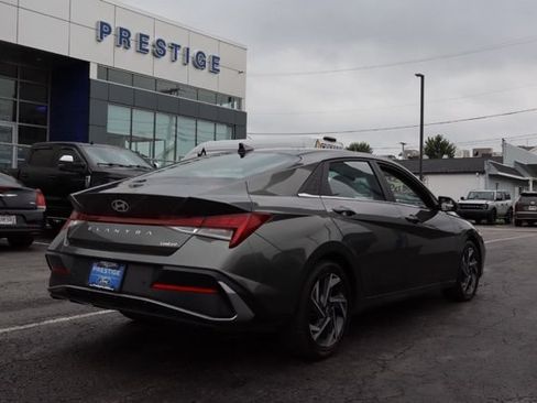 Used 2024 Hyundai Elantra Limited FWD image 9