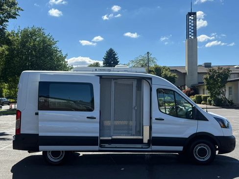 Used 2019 Ford Transit 250 148 Medium Roof RWD image 25