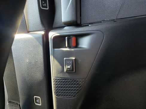 New 2026 Chrysler Pacifica Limited AWD/4WD image 40