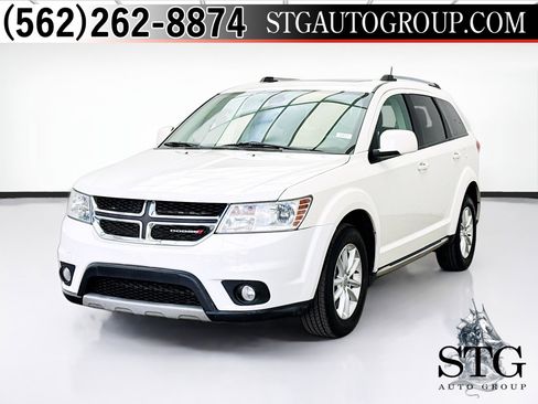 Used 2020 Dodge Journey Crossroad image 1